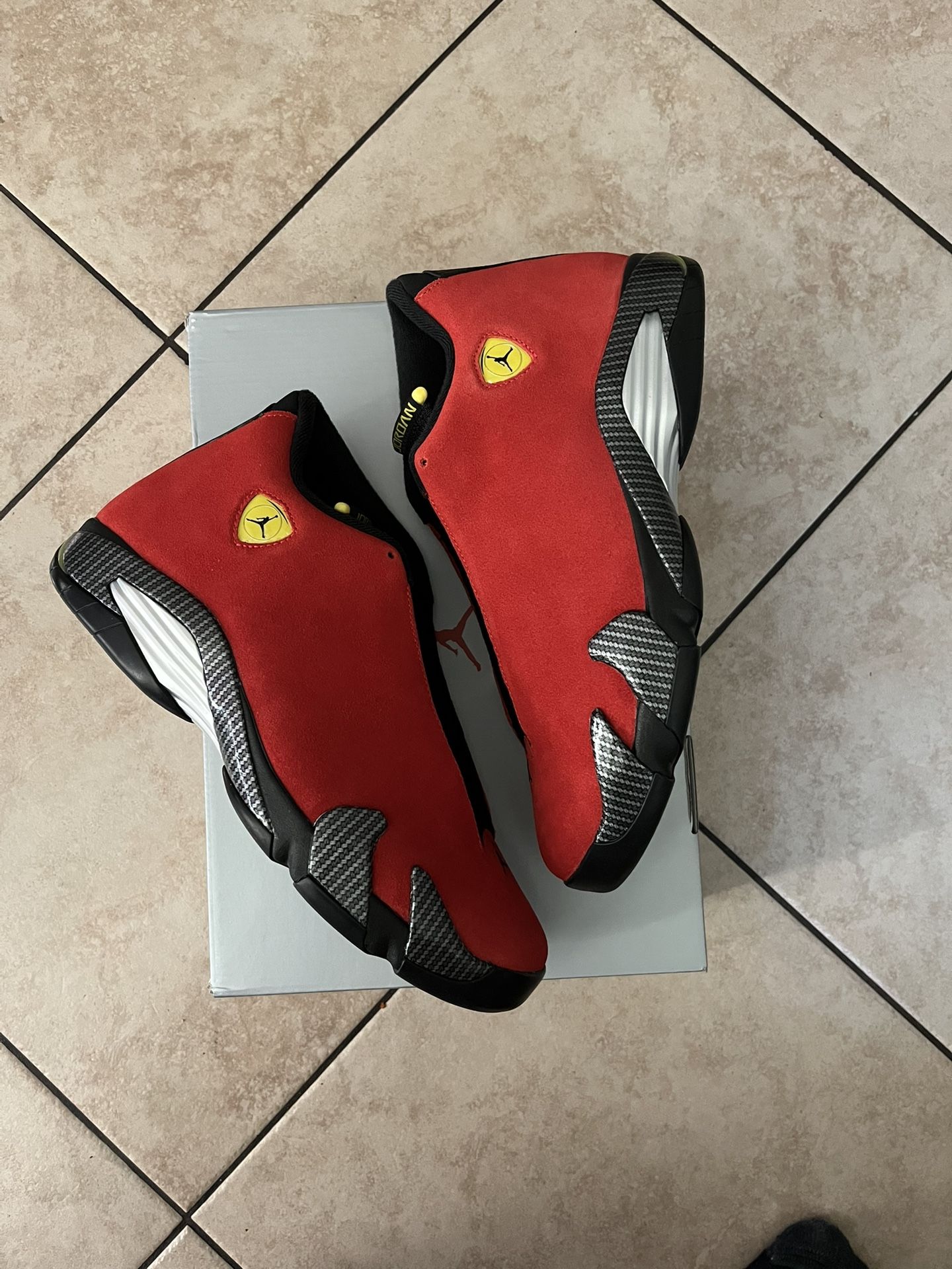 Jordan 14 retro Ferrari size 10.5 (price firm)