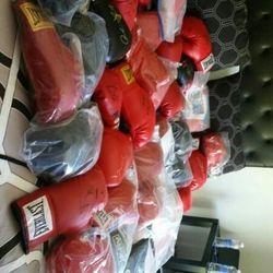 Autographed boxing gloves for sale