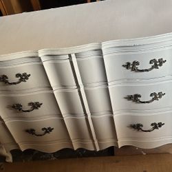 vintage French provincial dresser white 6 drawers solid L54”*D20”*H34”(address in description)   👇delivery 🚚 available within 15 miles for extra $55