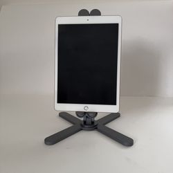 Apple iPad 8th Generation (A2270) - 32GB, Wi-Fi, Rose Gold - Excellent Condition + Original Accessories