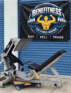 Technogym squat press