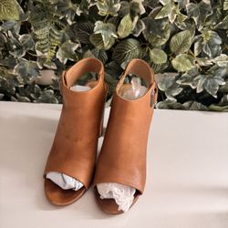 Aldo brown Heels 7.5