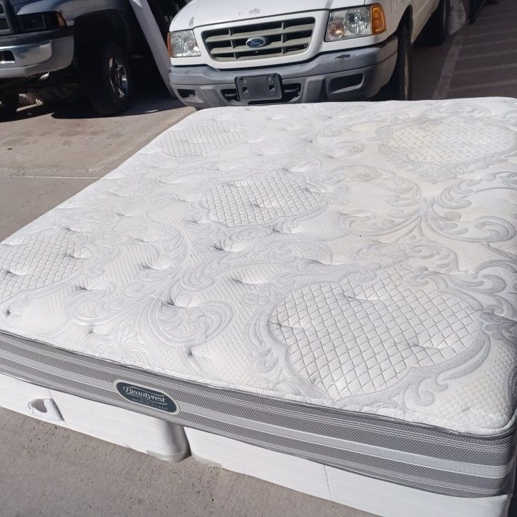 Beautyrest King Mattress And Box Spring 