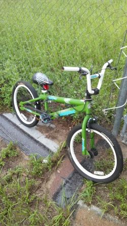 Rare hoop D Boys. Mongoose. Bike - negotiable