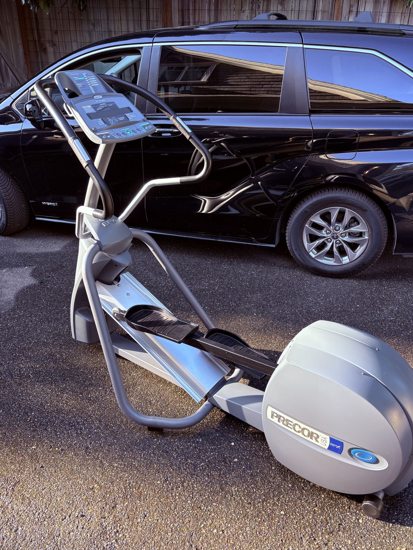 PRECOR EFX ELLIPTICAL CROSS TRAINER