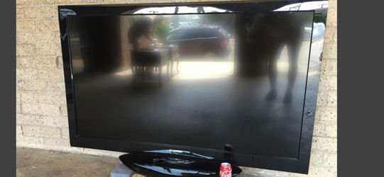 Toshiba 65" led tv with remote and legs works perfectly