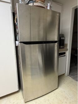 LG Fridge in Corona, must go this weekend.