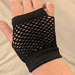 Black fishnet gloves