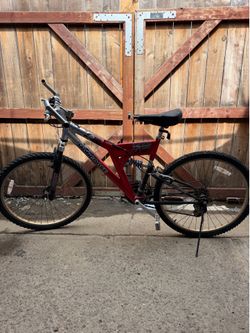 Mongoose XR100 mountain bike