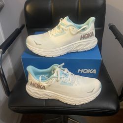 Hoka Arahi 7/ Size 10B Women’s $95