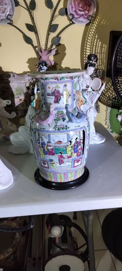 LARGE VINTAGE HAND PAINTED CHINESE