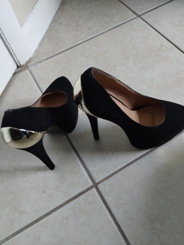 high heel shoes 