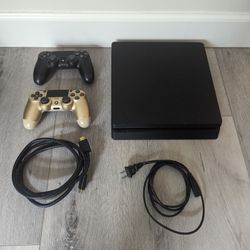 PS4 Slim + 2 Controllers