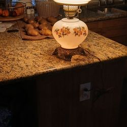 Hurricane Lamp Vtg 