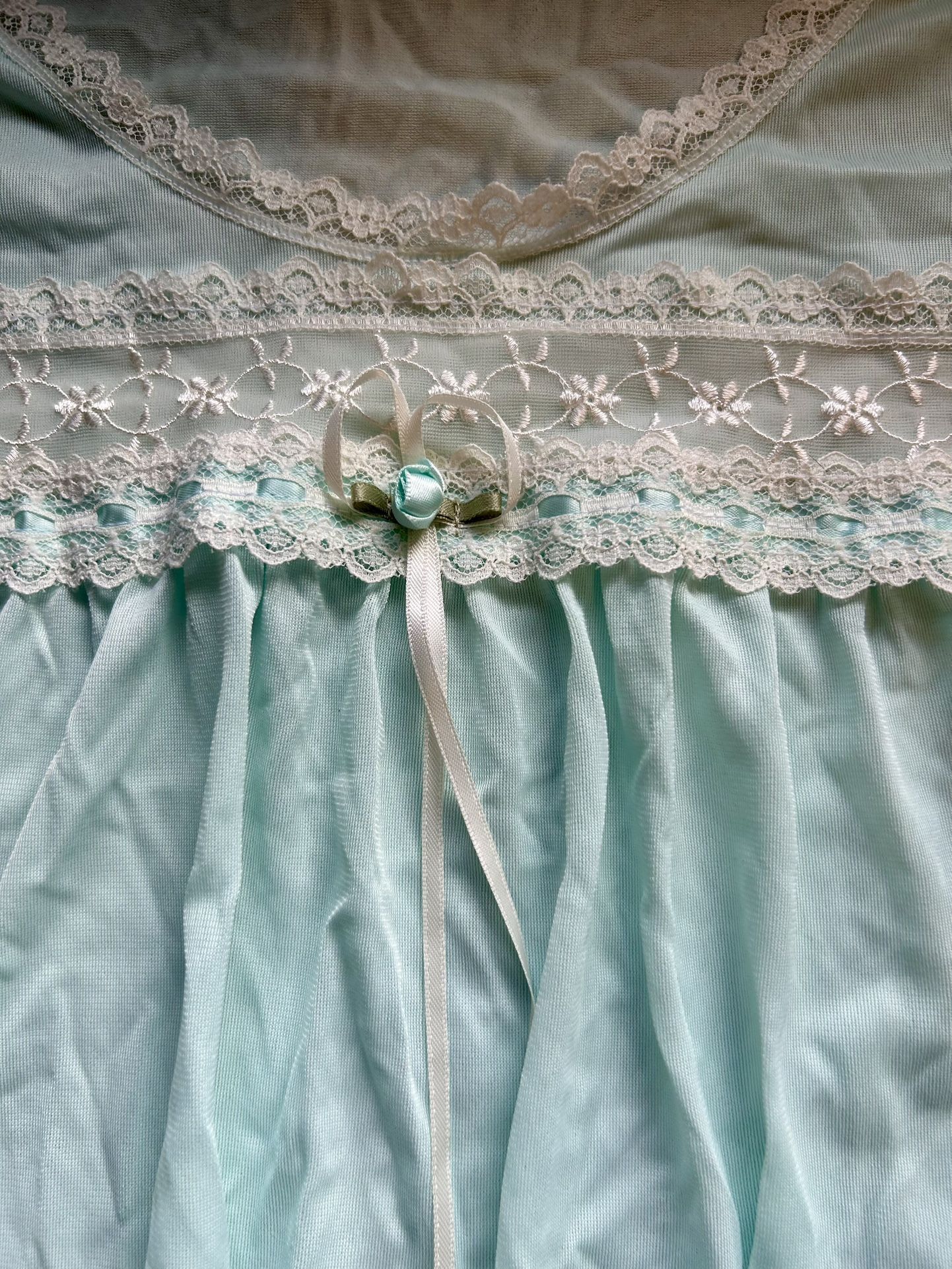 Vintage Miss Elaine Women's Pale Blue Flutter Sleeve Nightgown Slip L
