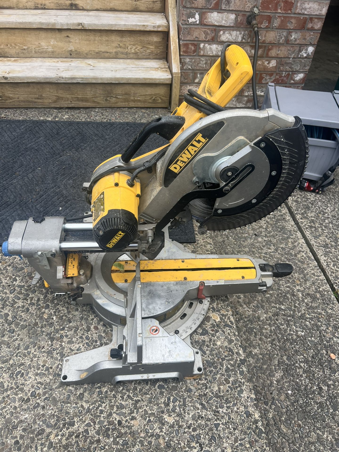 Chop Saw Dewalt 