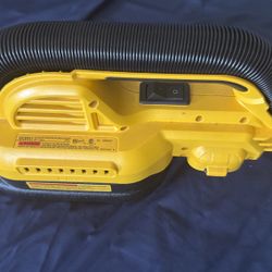 DEWALT 20V MAX Hand Vacuum, 1/2-Gallon Tool Only (DCV517)