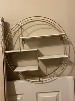 Round Shelf Display