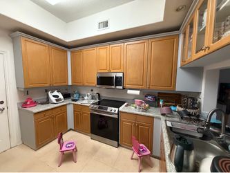 $300 for Full kitchen cabinets floor and wall $300