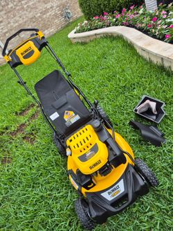 Dewalt Gas Mower 196cc comercial engine Self Propelled RWD Brand New Nuevo Listo Para Trabajar