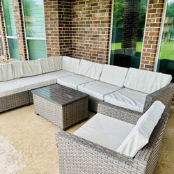 8PC Sectional & 1 Table 