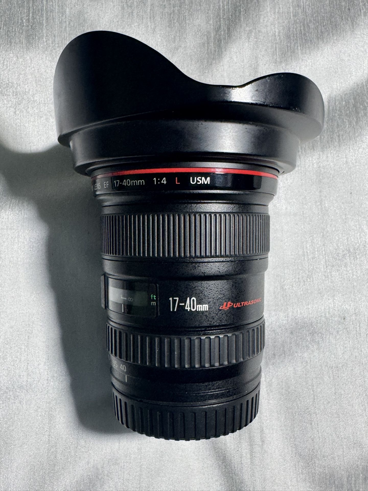 Canon EF 17-40mm f/4L USM Ultra Wide Angle Zoom Lens for SLR Cameras