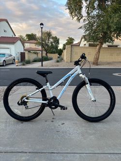 Specialized Hotrock 24 Kids Mountain Bike