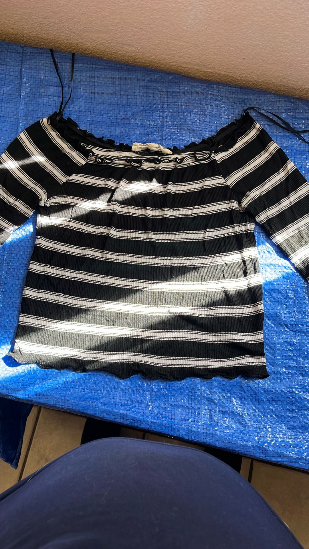 Black And White Top Mid Arm Length