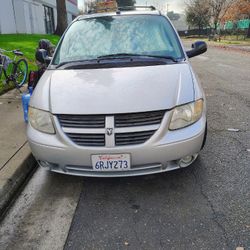2005 Dodge Caravan