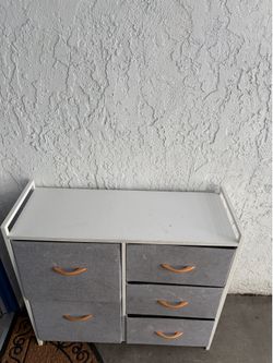 Chest of drawers