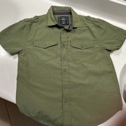 Boys Button Up Shirt Size 8 $4