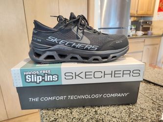 New Skechers Glide-Step Athletic Men's Shoes. - $69