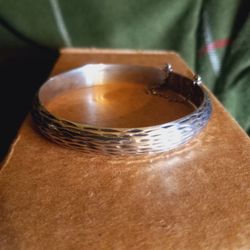 St.Silver Bracelet 8" In Circumf-.33"W