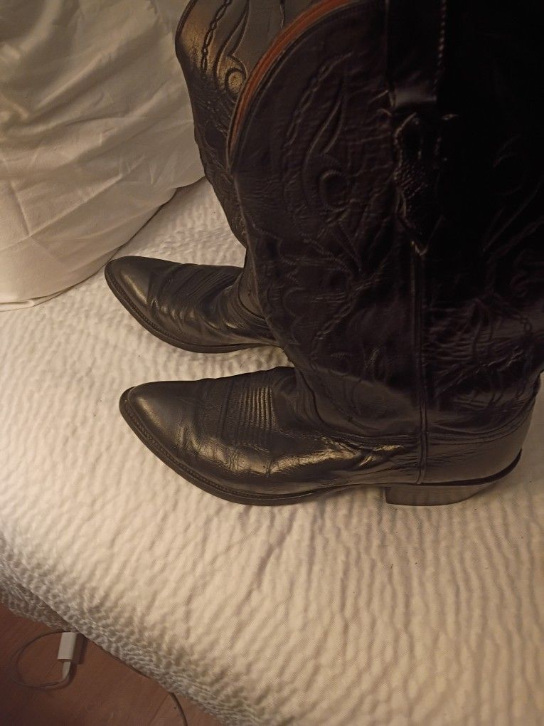 Black Leather Lucchese 2000 Western Boots For Men.