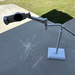 FREE iPad / Tablet Holder Stand