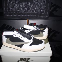 NIKE TRAVIS SCOTT 