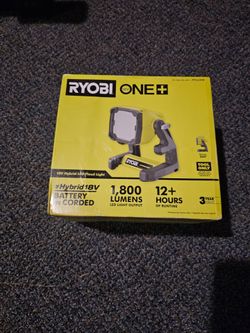 RYOBI Cordless ONE+ 18V 1800 Lumens Hybrid LED Flood Light