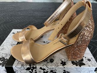 Chinese Laundry Women’s Rose Gold Heel shoes Size 6