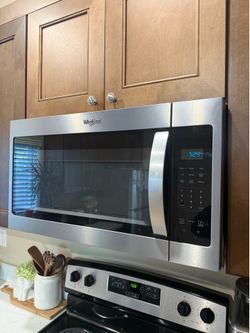 Whirlpool Stainless Steel Over The Range Microwave Hood Vent 30” Works Great