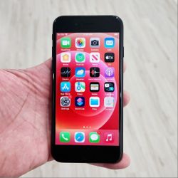 64 GB Unlocked iPhone 8 Excellent Condition 