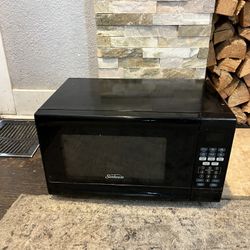 Sunbeam 0.7-cu ft 700-Watt Countertop