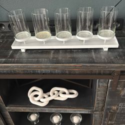 Farmhouse Candle Holder With Removable Glass Vases 