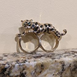 
Vintage Leopard Gold Tone Double Finger Ring, Green Eyes Leopard Ring Size 7

