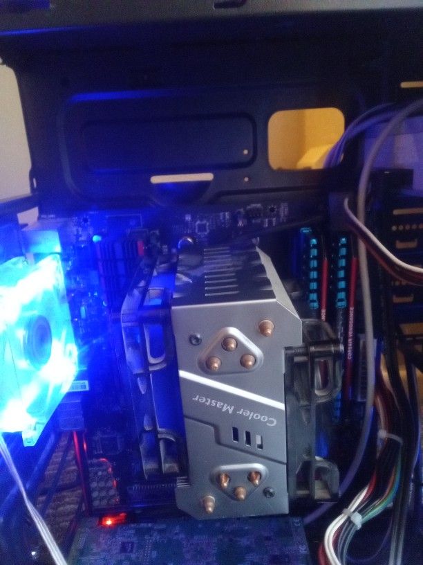 Gaming PC MSI 970 motherboard
Samsung 859 Evo SSD 500gb