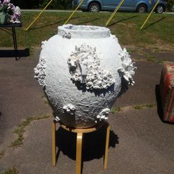 Brand new designers coral Gardening Pots High quality very detailed masterpiece Set 2. 175 Or 100 Each