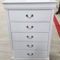 5 Drawers Chest Dresser (Location 77459)