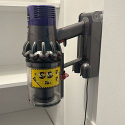 Dyson Cyclone V10 Allergy Vacuum