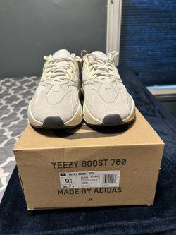 Yeezy Boost 700 Brand New Deadstock 
