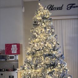 6ft Prelit Flocked Christmas Tree