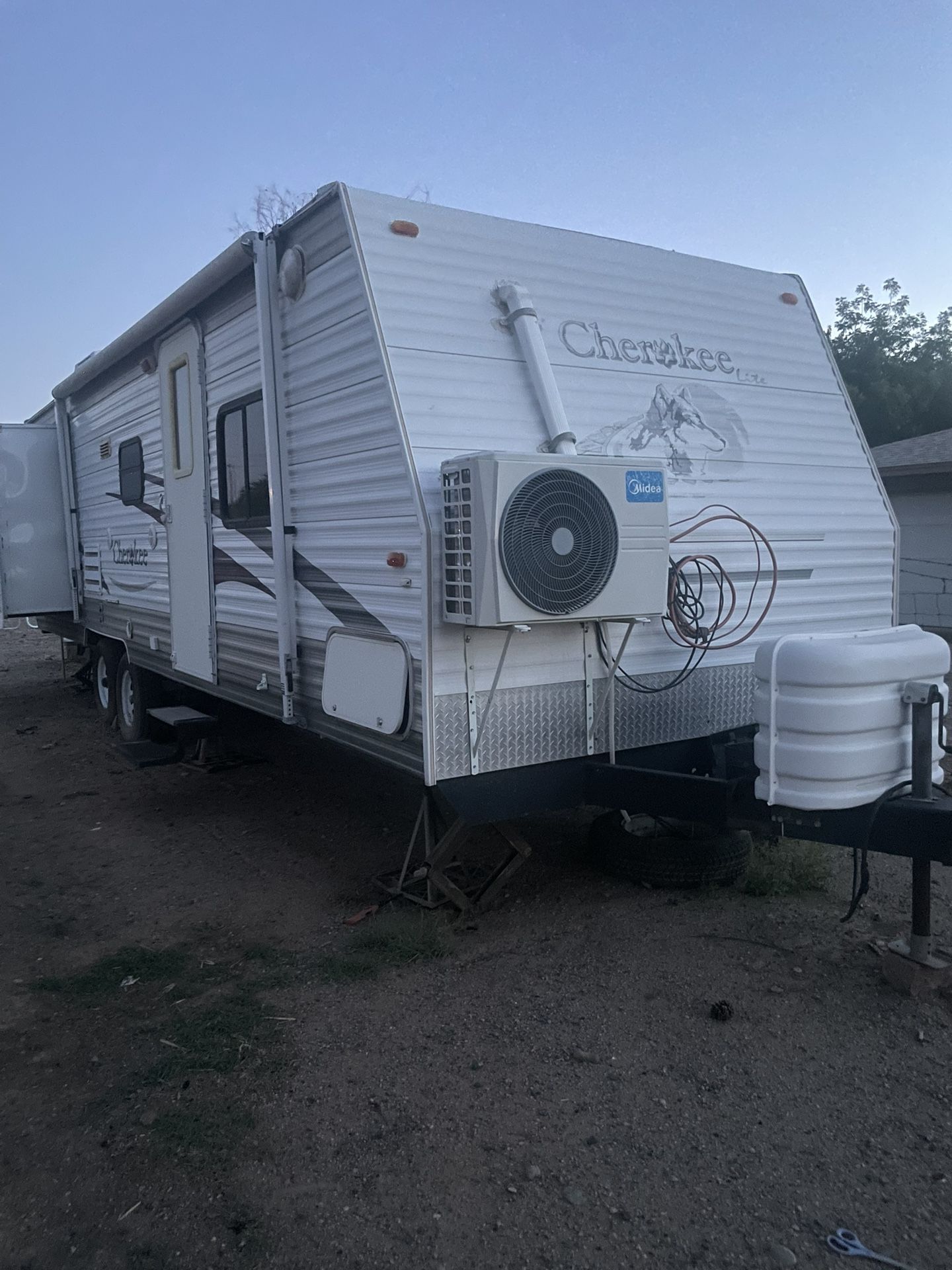 2006 Cherokee Travel Trailer, RV